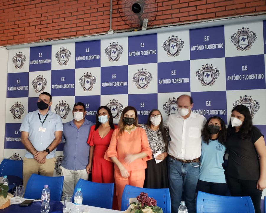 Vereadora Irmã Rose durante o evento sobre a reforma da Escola Antônio Florentino
